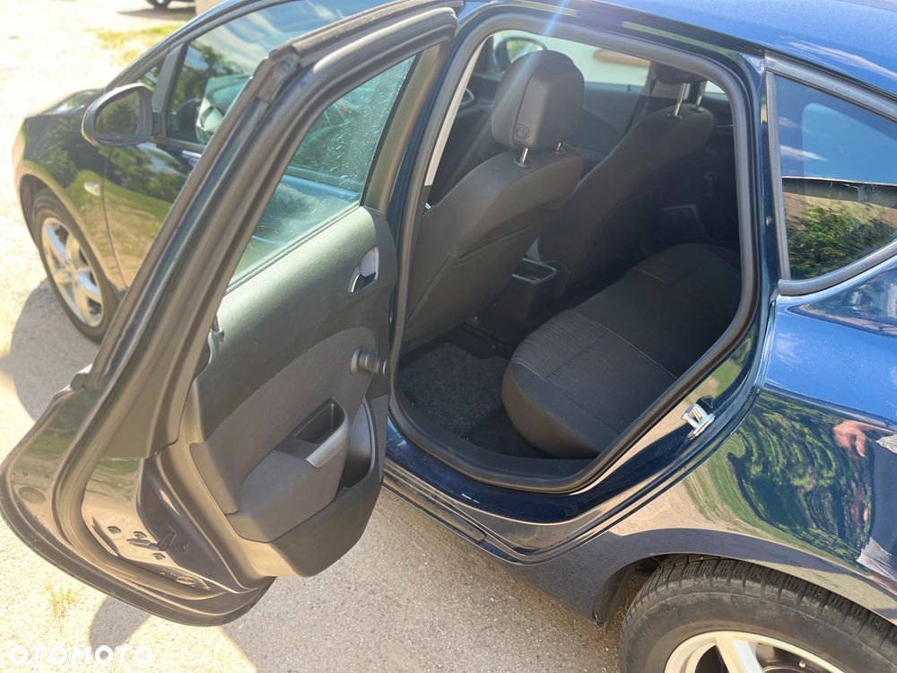 Opel Astra 1.6 Design Edition - 10