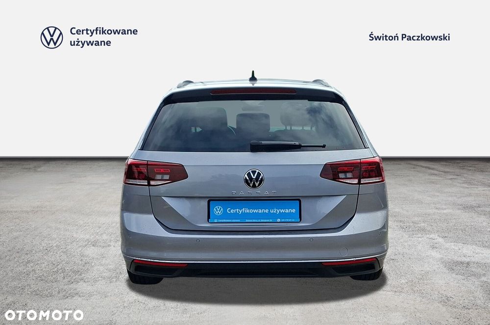 Volkswagen Passat - 4