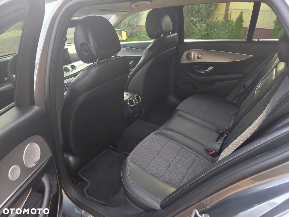 Mercedes-Benz Klasa E 300 de 9G-TRONIC Exclusive - 14
