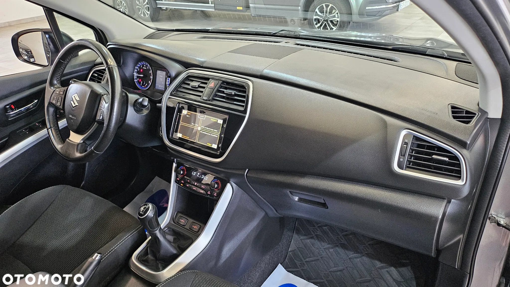 Suzuki SX4 S-Cross 1.0 T Premium - 32