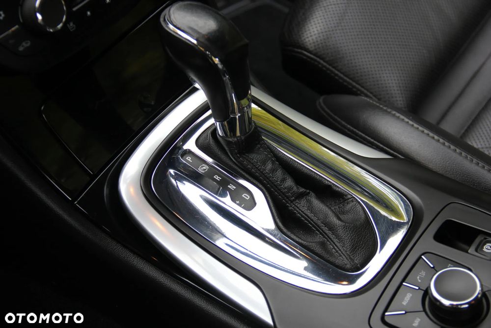 Opel Insignia 2.0 CDTI Sports Tourer Automatik Design Edition - 16