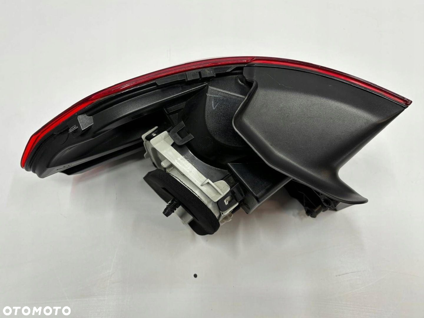 Volkswagen VW Touran 5TA Lampa Prawa Tył Tylna 5TA945096A - 9