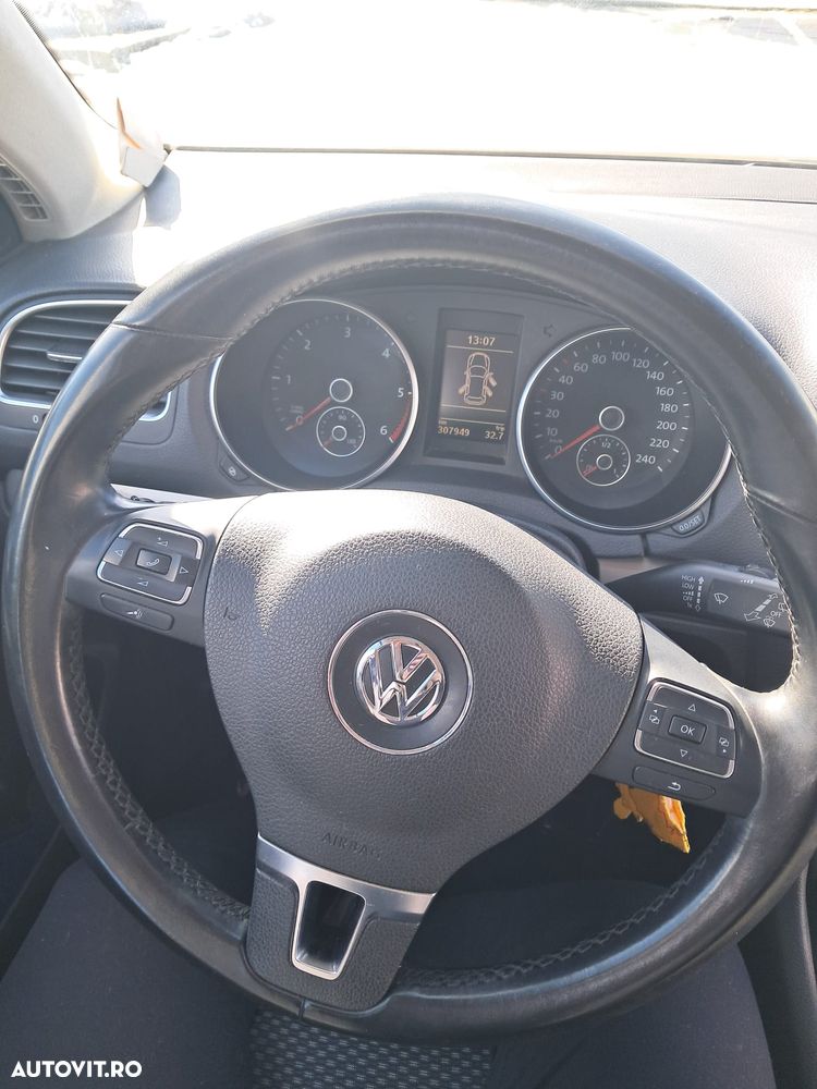 Volkswagen Golf 1.6 TDI DPF BlueMotion - 4