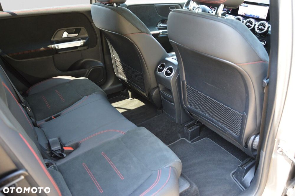 Mercedes-Benz GLB - 22