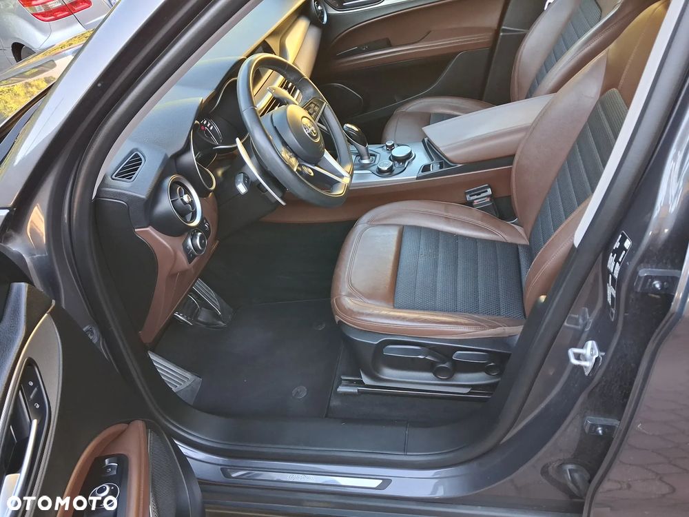 Alfa Romeo Stelvio 2.0 Turbo 16V AT8-Q4 Super - 7