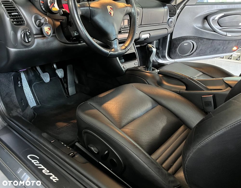 Porsche 911 Carrera - 22