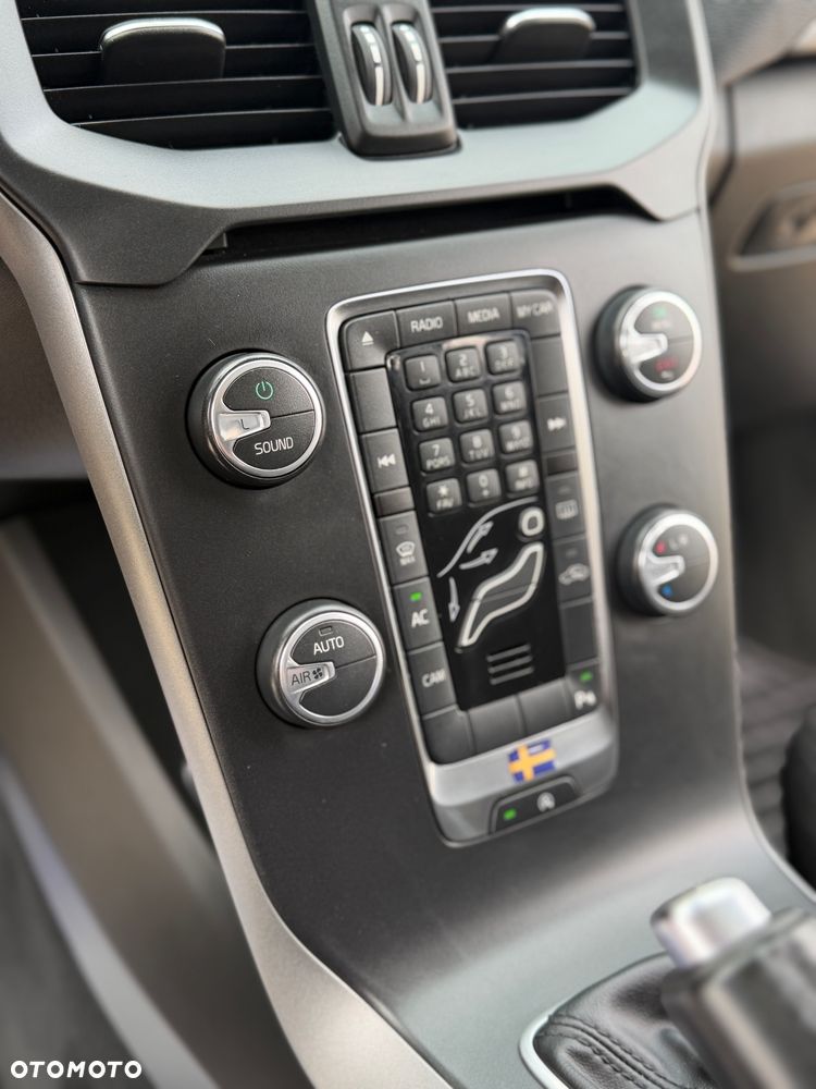 Volvo V40 T3 Momentum - 14