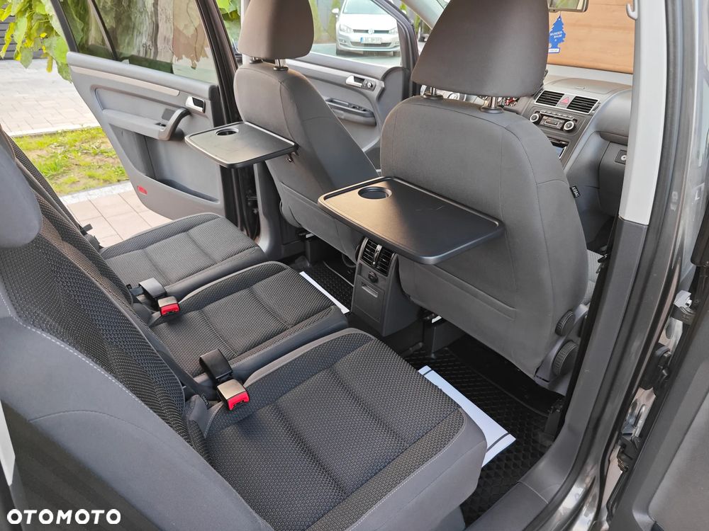 Volkswagen Touran - 19