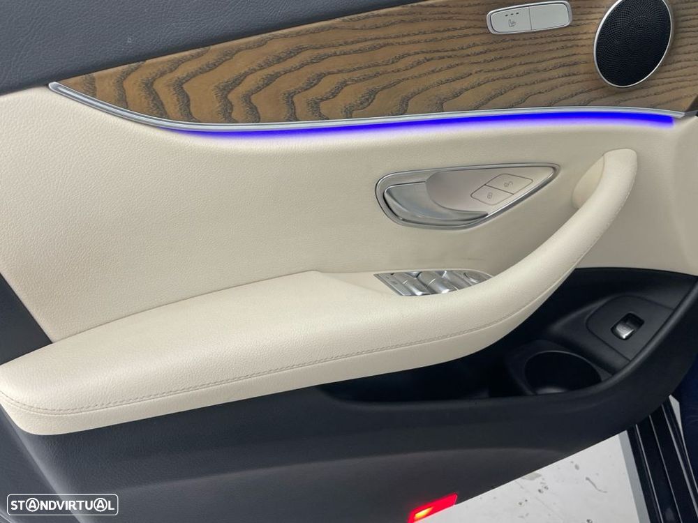 Mercedes-Benz E 300 de AMG Line - 17