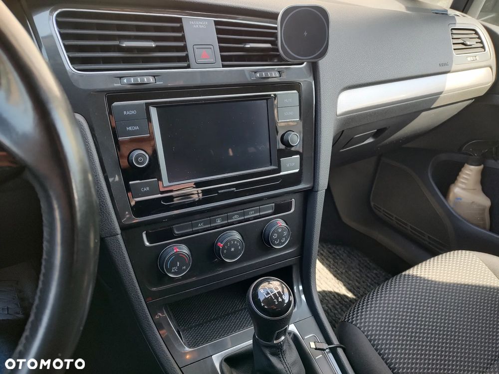 Volkswagen Golf - 21