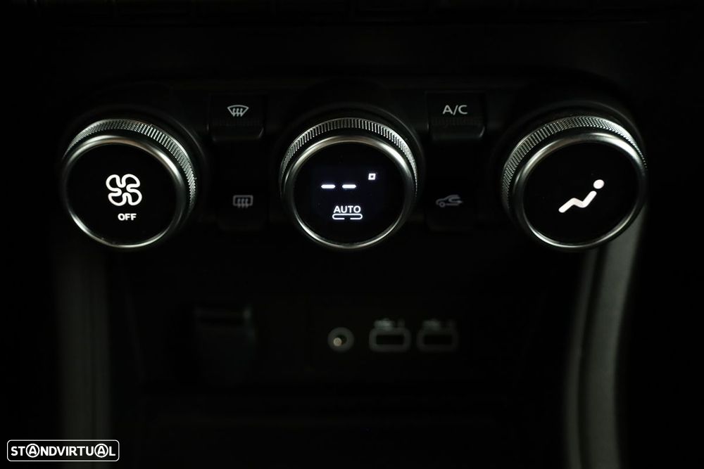 Renault Captur 1.0 TCe Techno Bi-Fuel - 13
