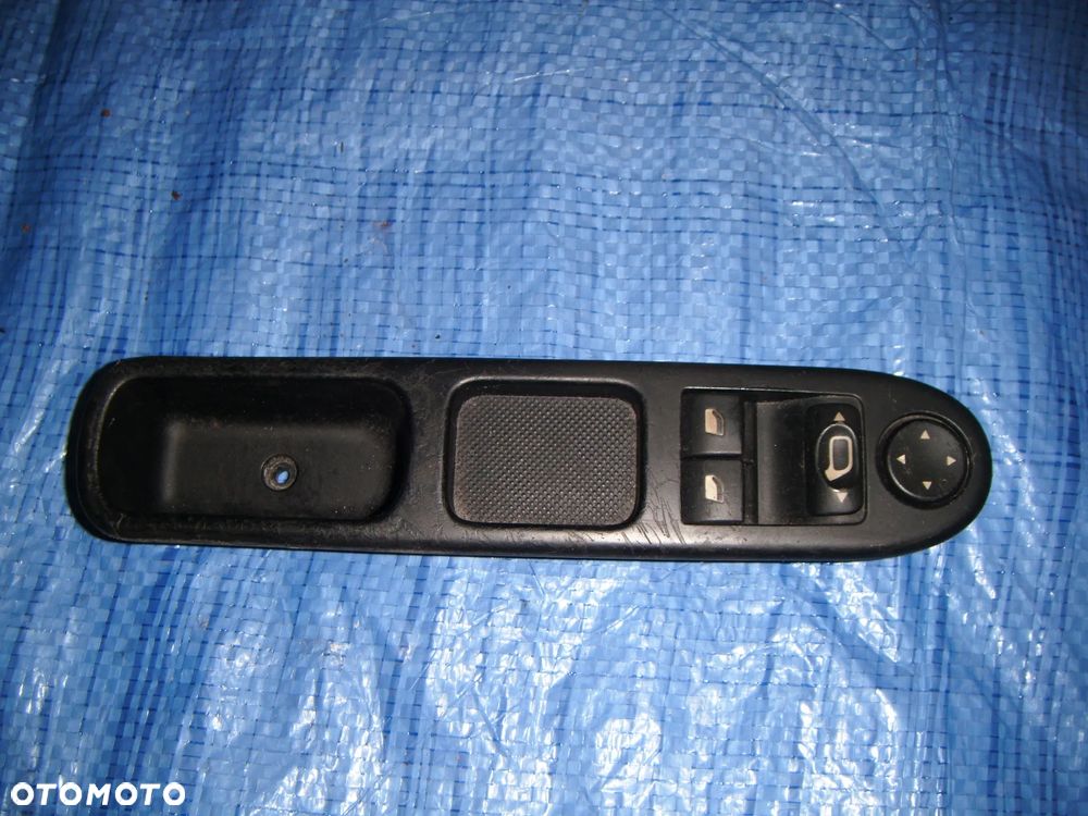 peugeot 307 03r przełącznik- panel sterowania szyb lewy przód 96351622xt - 1