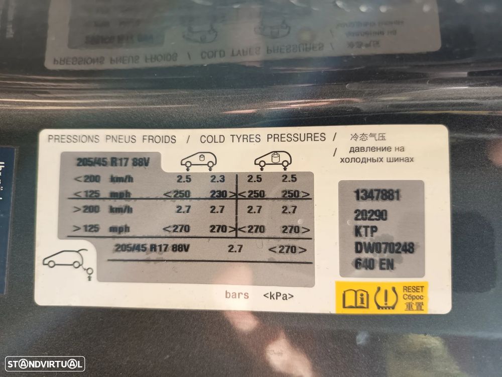 Peugeot 208 GTI 200 THP - 19