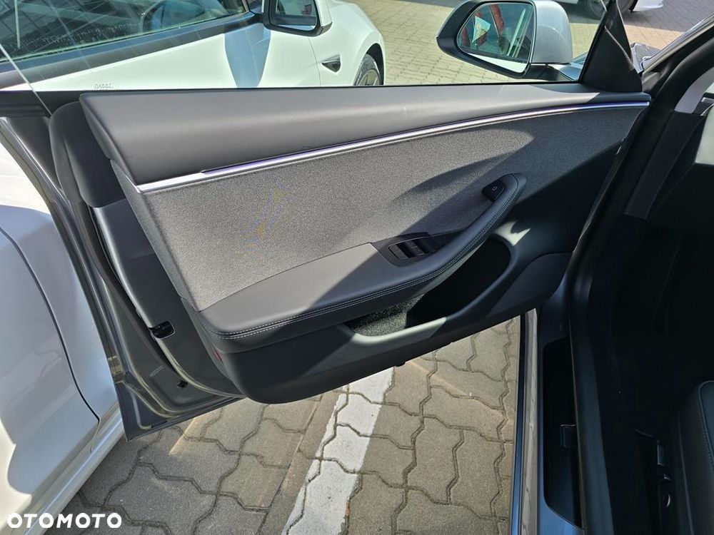 Tesla Model 3 Long Range RWD - 11