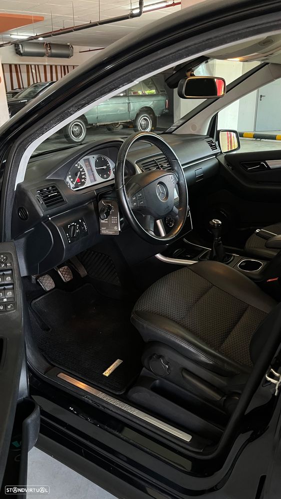 Mercedes-Benz B 180 CDI - 13