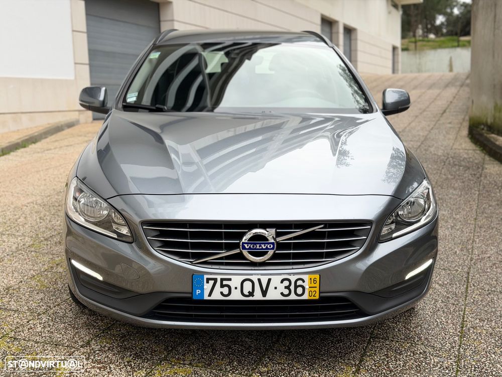 Volvo V60 2.4 D6 R-Design Mom.AWD Phev - 11