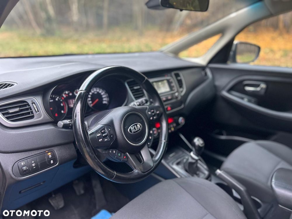 Kia Carens 1.7 CRDi L 7os - 9