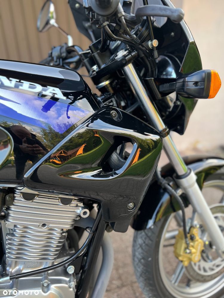 Honda CB - 12