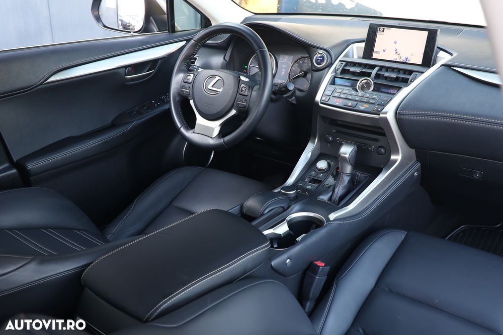 Lexus Seria NX 300h - 17