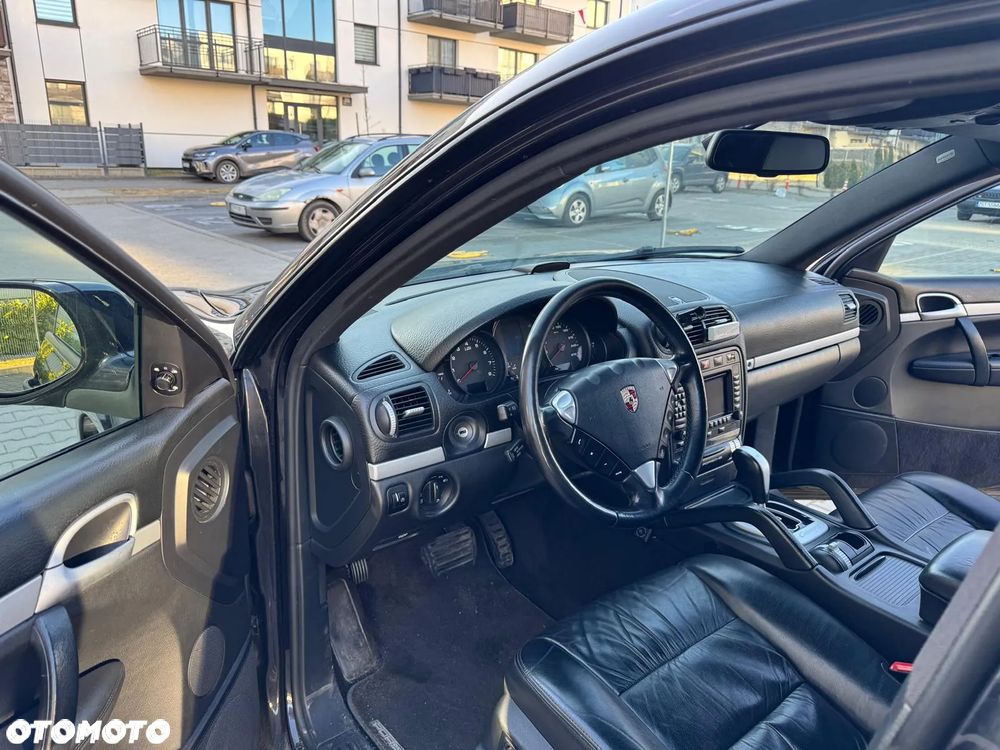 Porsche Cayenne - 10