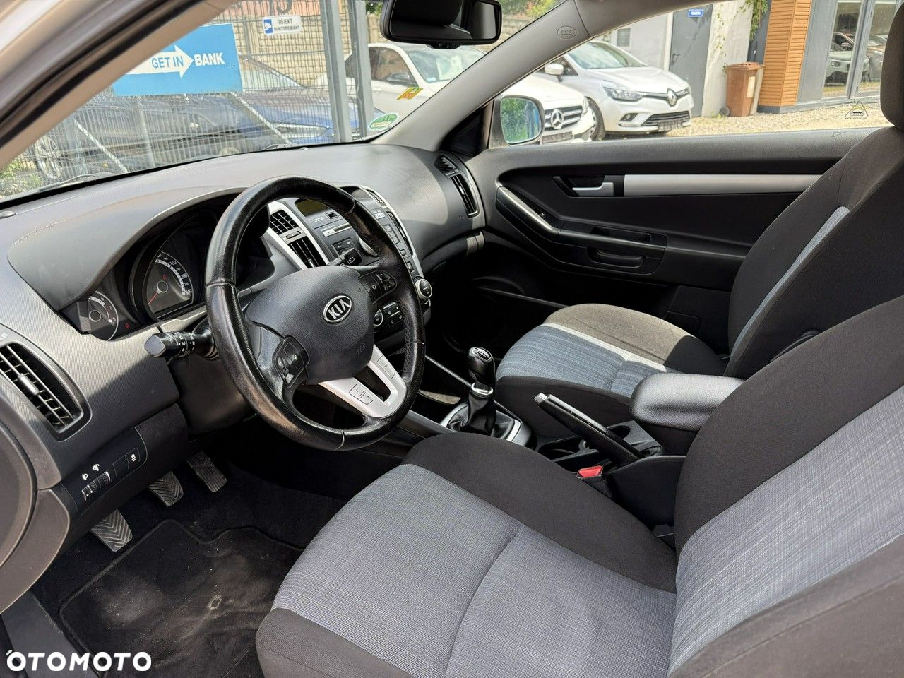 Kia ProCeed - 11