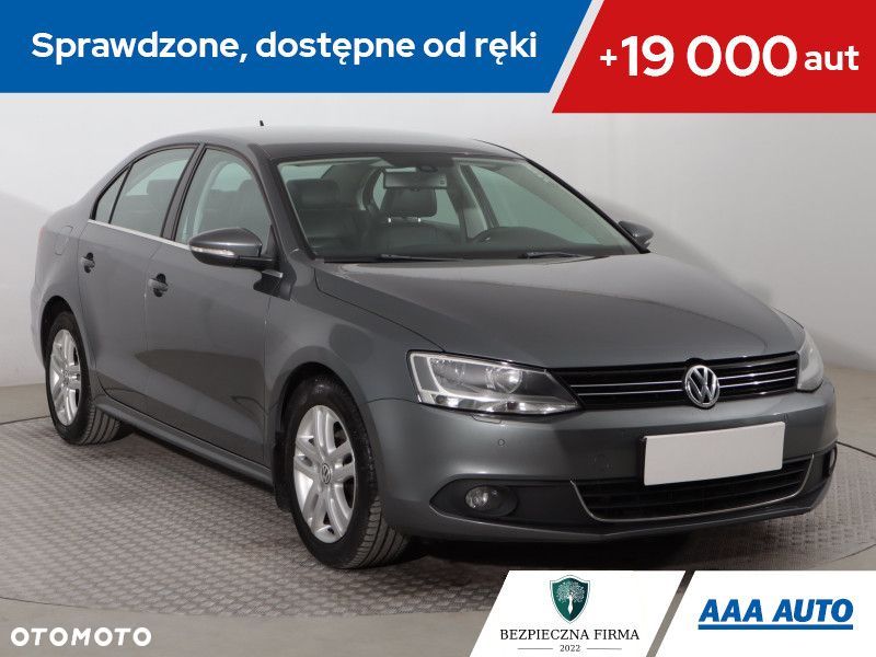 Volkswagen Jetta - 1