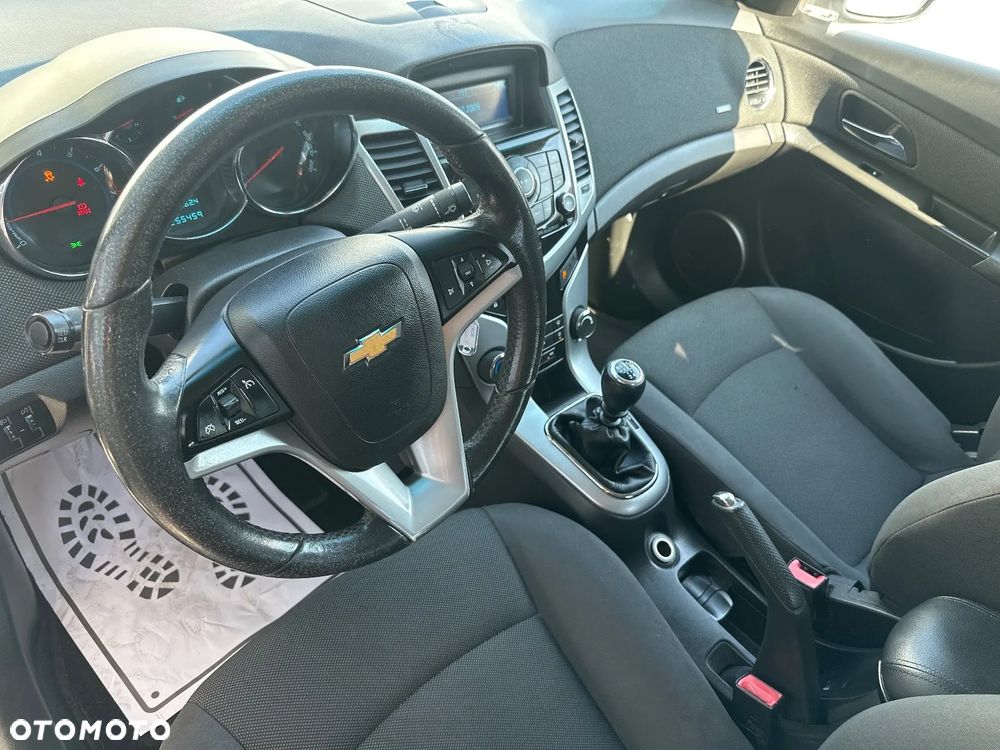 Chevrolet Cruze 1.8 LT - 17