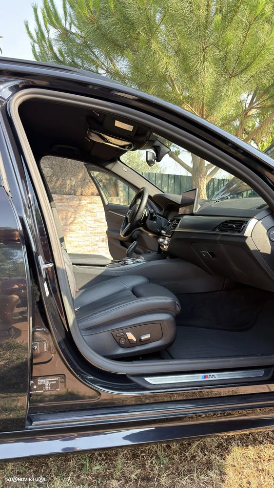 BMW 530 e Pack Desportivo M - 17