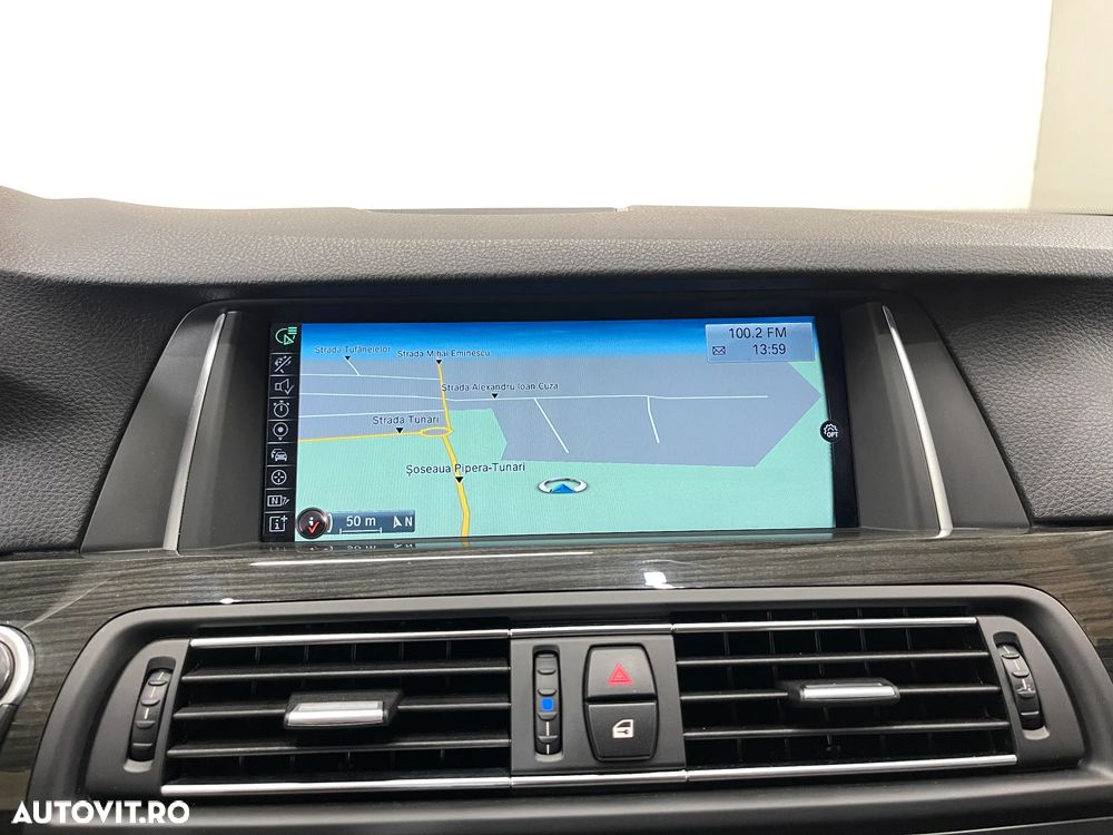 BMW Seria 5 520i Aut. Luxury Line - 14