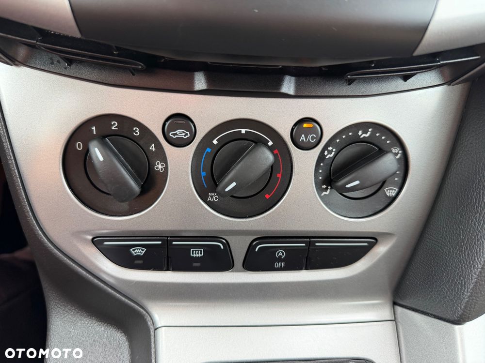 Ford Focus 1.0 EcoBoost Start-Stopp-System SYNC Edition - 27