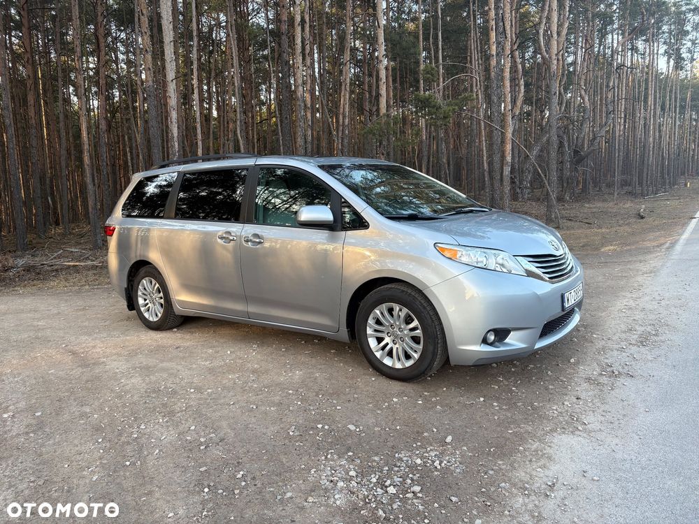 Toyota Sienna 3.5 V6 SE - 8