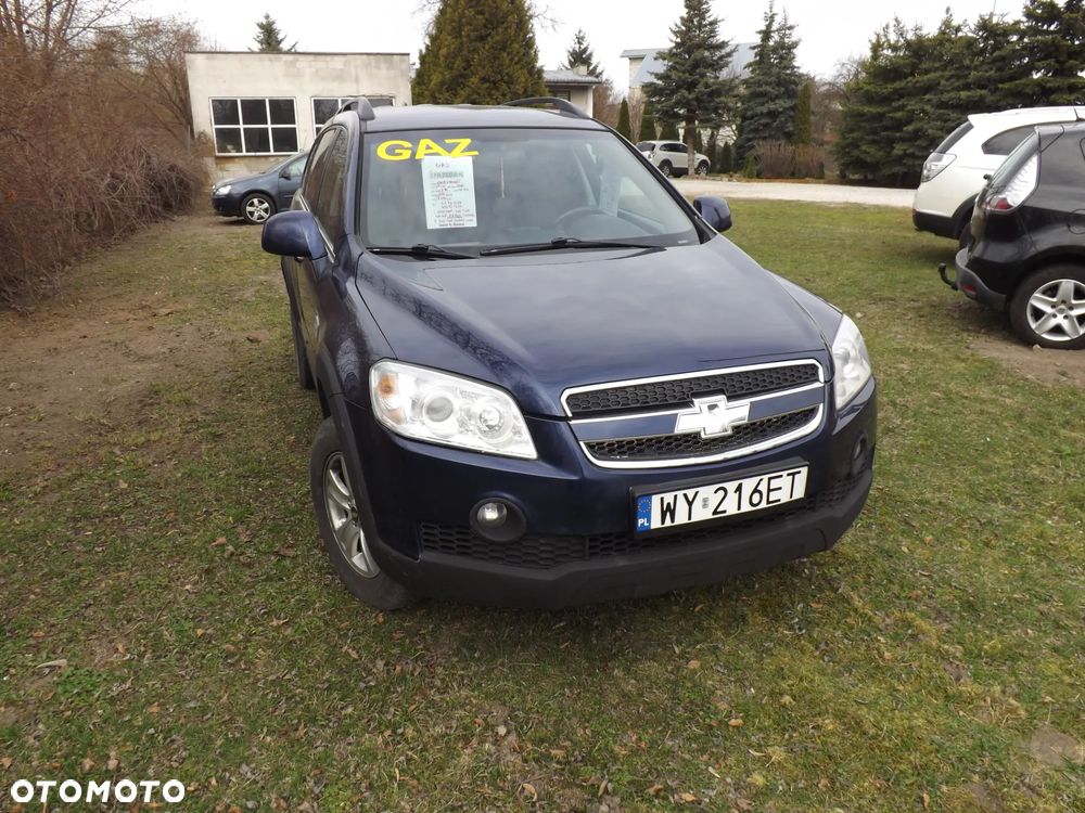 Chevrolet Captiva 2.4 LS 5os - 17