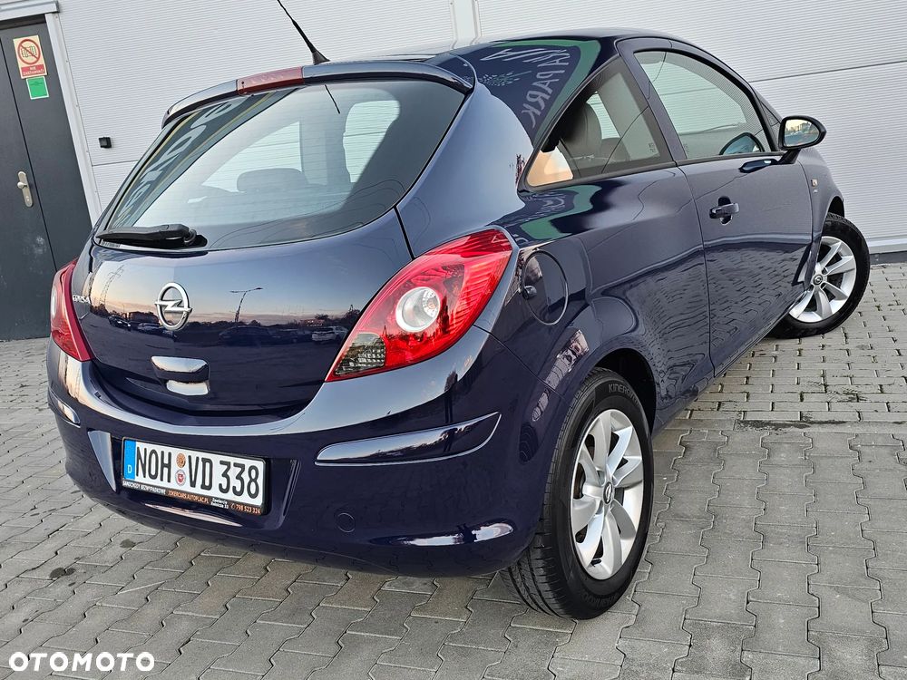 Opel Corsa 1.2 Cosmo - 23
