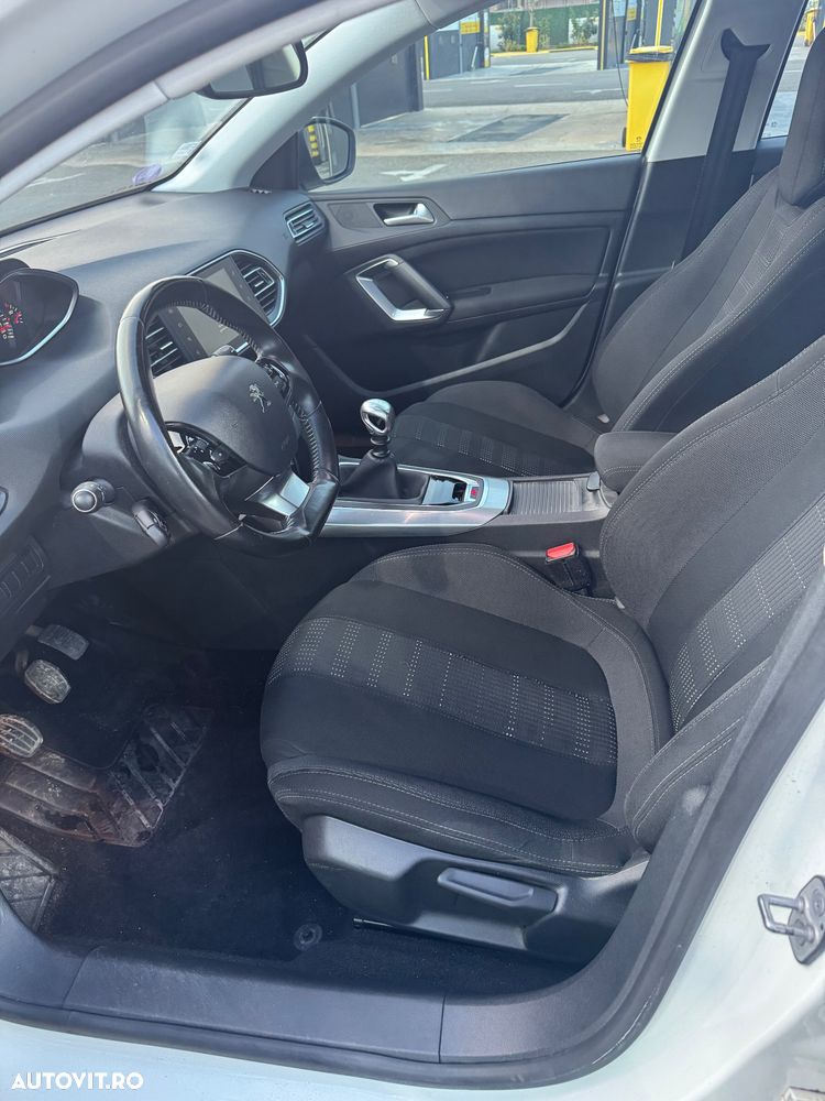 Peugeot 308 - 9