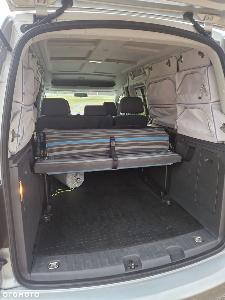 Volkswagen Caddy 1.6 (7-Si.) Edition 30 - 12