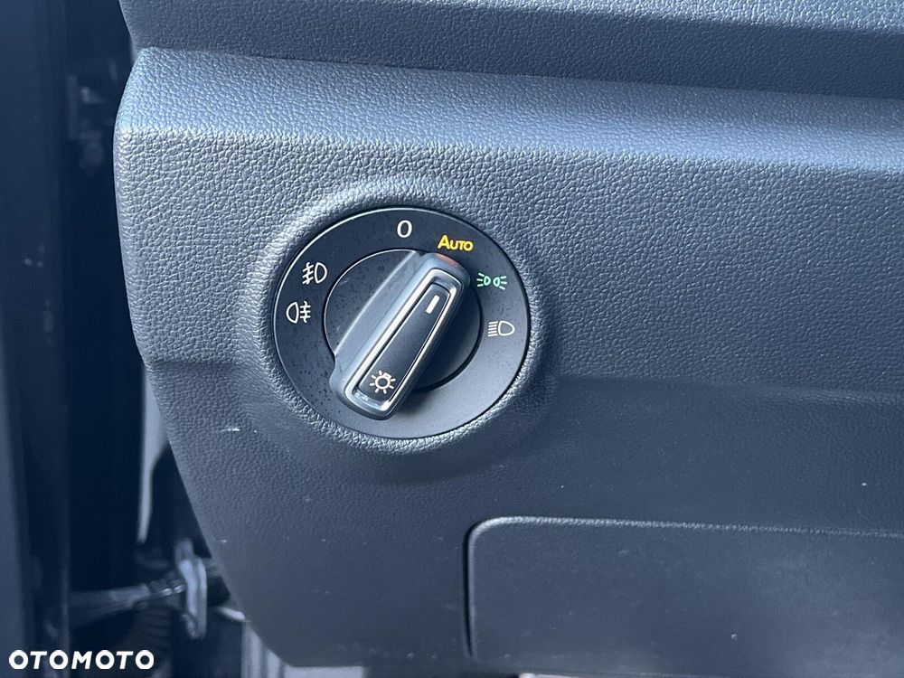 Volkswagen T-Roc - 10