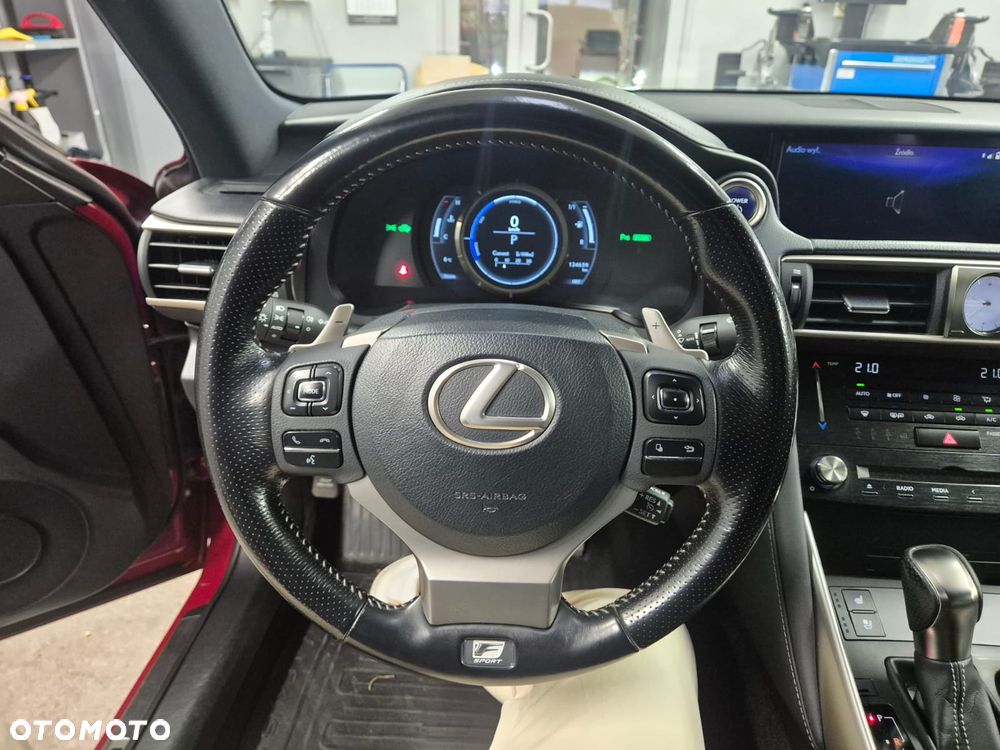 Lexus IS 300h F Sport EU6 - 11
