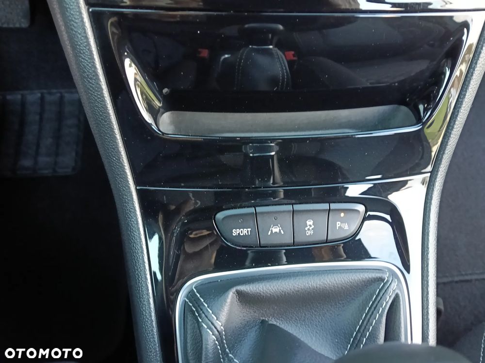 Opel Astra 1.4 Turbo Edition - 17