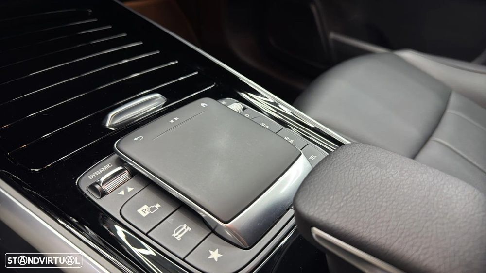 Mercedes-Benz EQB - 23