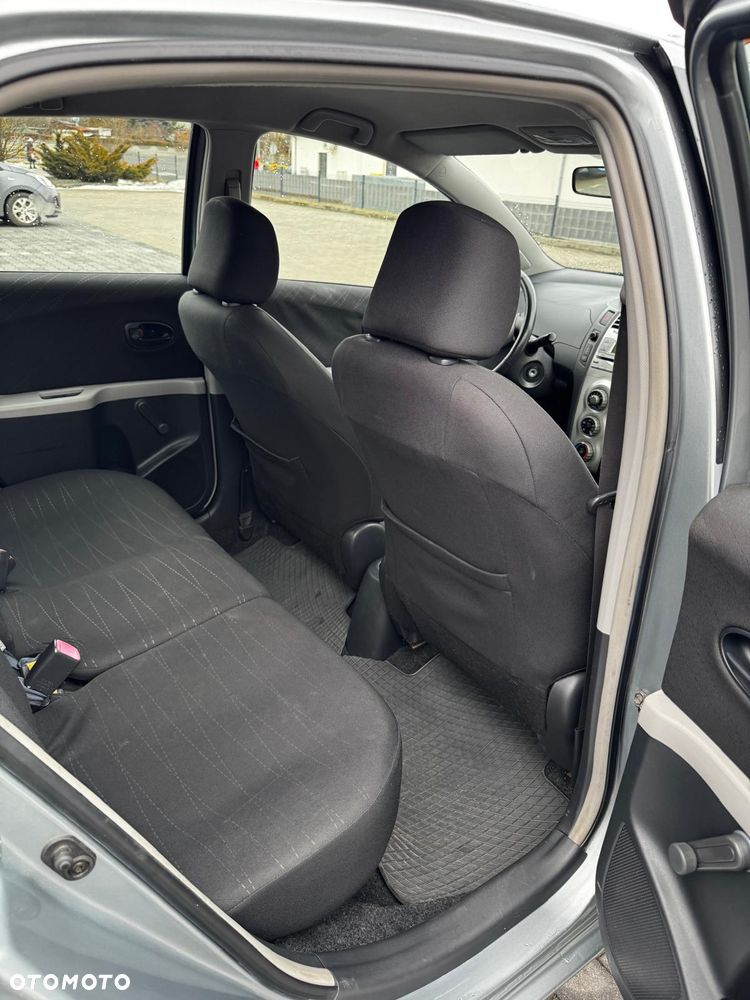 Toyota Yaris - 18