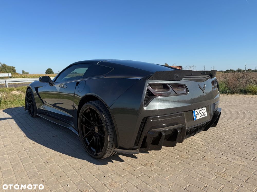 Chevrolet Corvette - 11