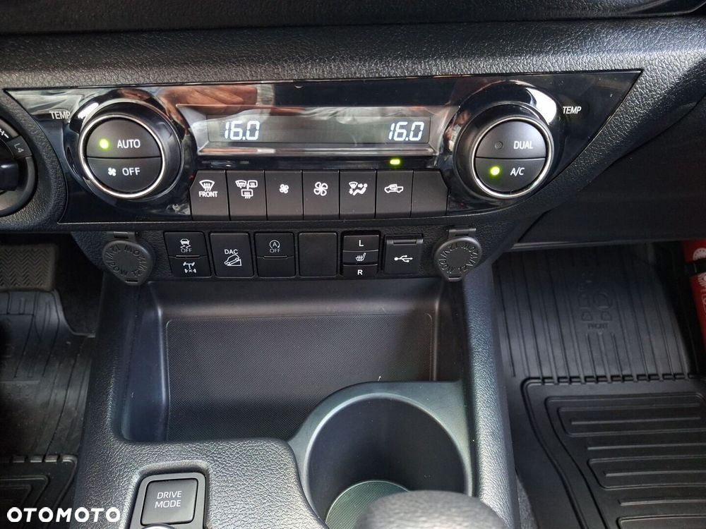 Toyota Hilux 2.8 D-4D mHEV Double Cab Invincible 4x4 - 23