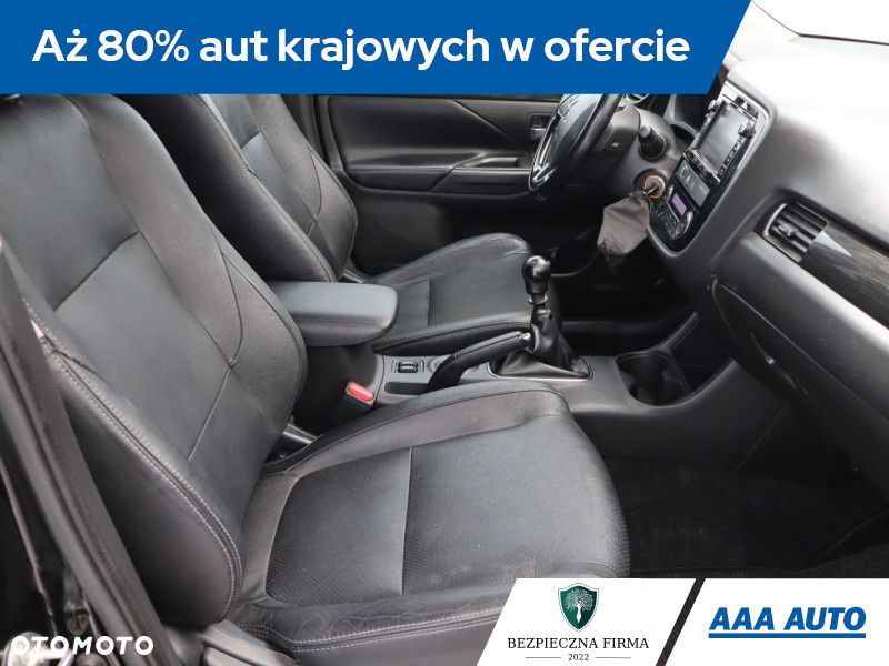 Mitsubishi Outlander - 11