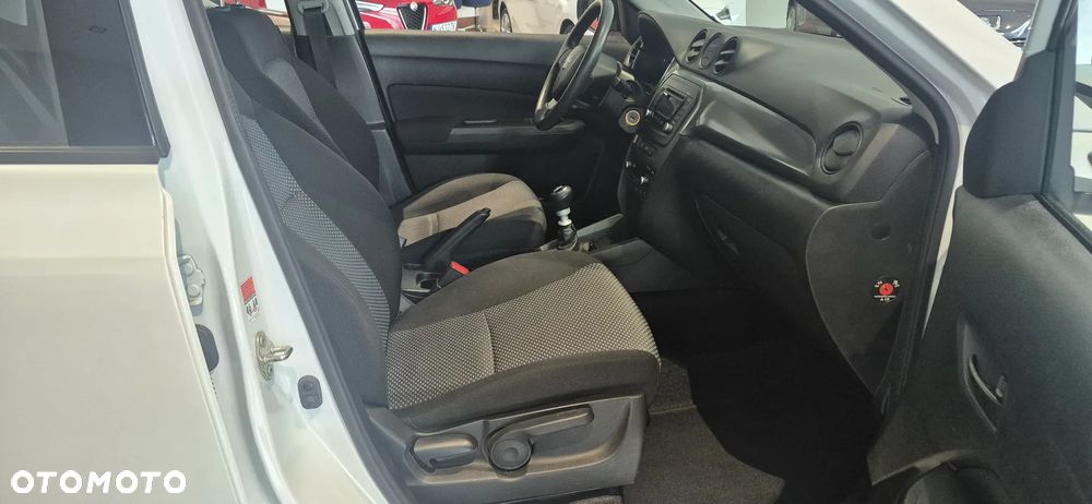 Suzuki Vitara 1.4 Boosterjet Hybrid Club - 22