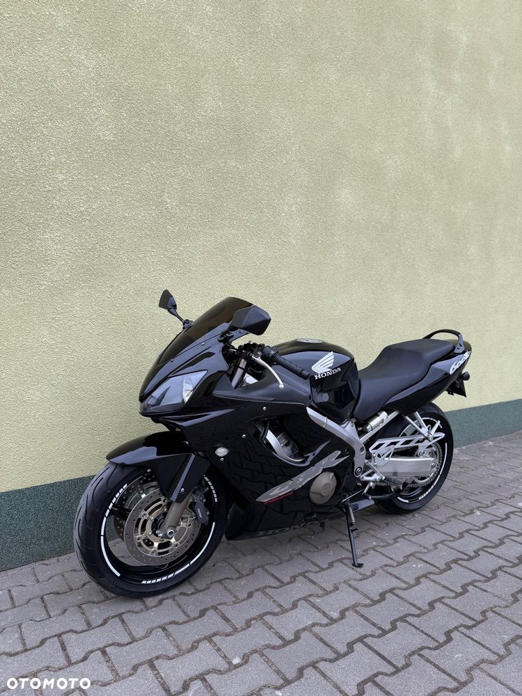 Honda CBR - 28