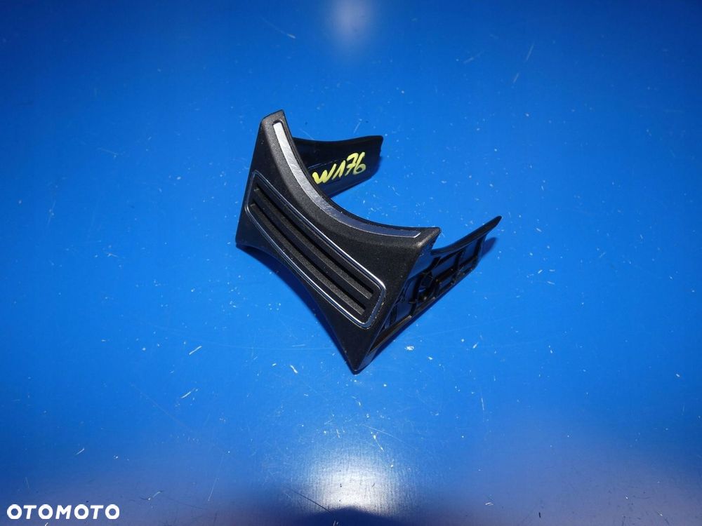 MERCEDES A KLASA W176 UCHWYT NA KUBEK TUNELU ŚRODKOWEGO - 1