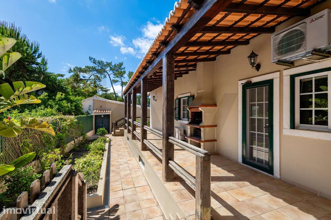 Moradia Unifamiliar com piscina e jardim no Banzão Colares - Grande imagem: 5/28