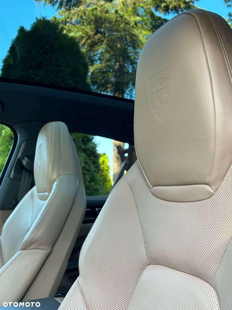 Porsche Cayenne - 10