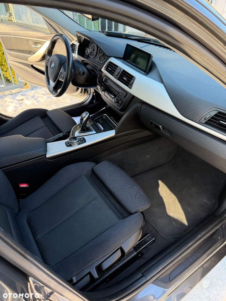 BMW Seria 3 328i xDrive Sport-Aut - 15