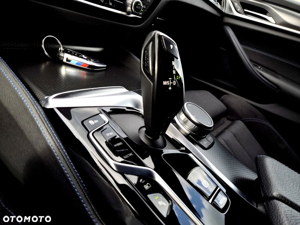 BMW Seria 5 530e xDrive M Sport sport - 27